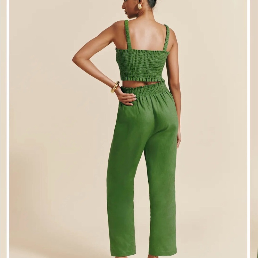 Vera linen two piece set from reformation in Palm green! - Picture 2 of 10